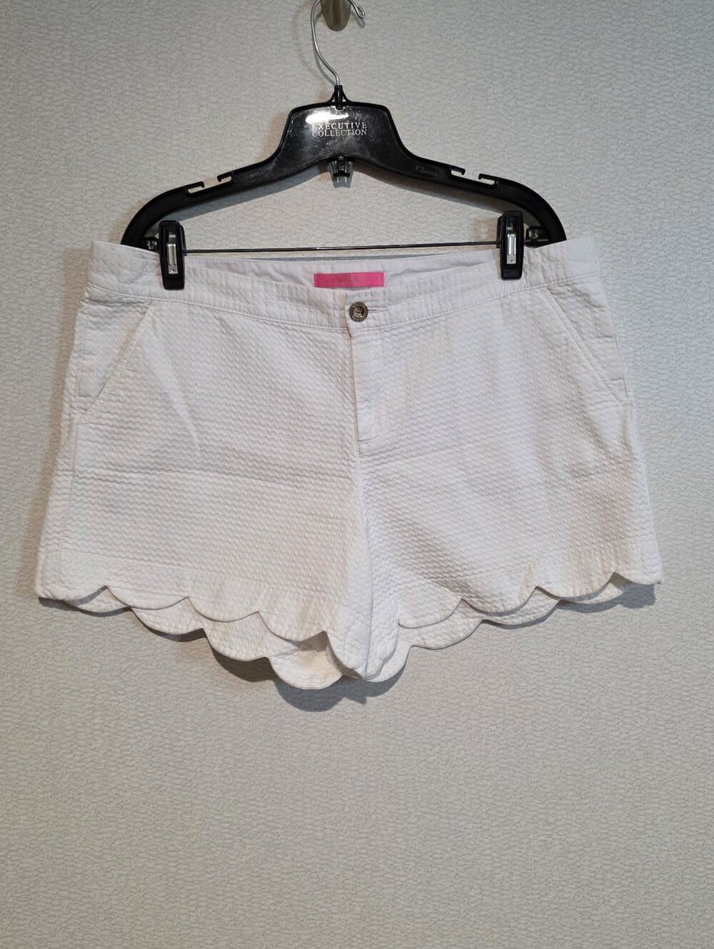 Lilly Pulitzer 5" Butter Scalloped Hem Shorts White Size 14 Vacation Summer